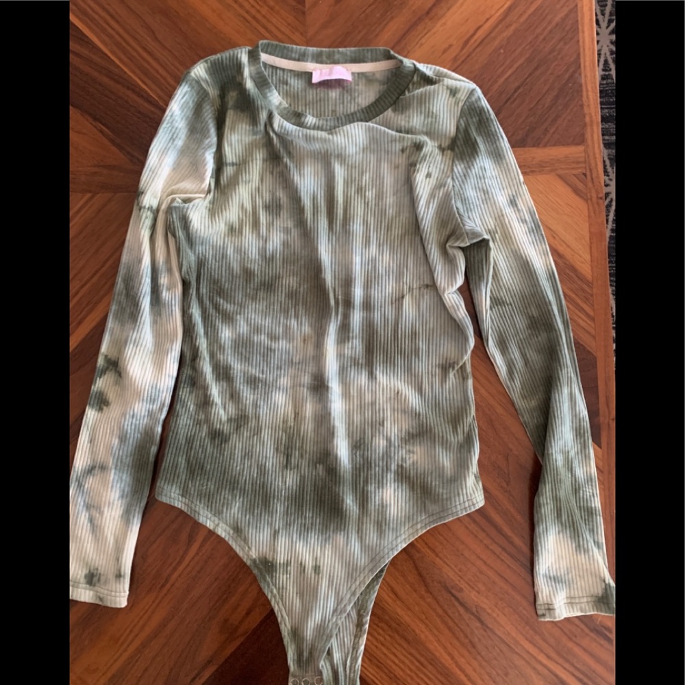 Pink lily olive tie dye bodysuit -Large